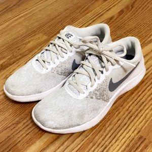 Nike Women's Flex Contact Running Shoe 6.0 wm